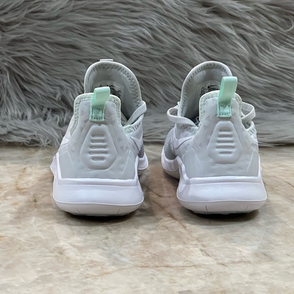 Nike Free TR 8 'Pure Platinum
Igloo' Women - Picture 6 of 10